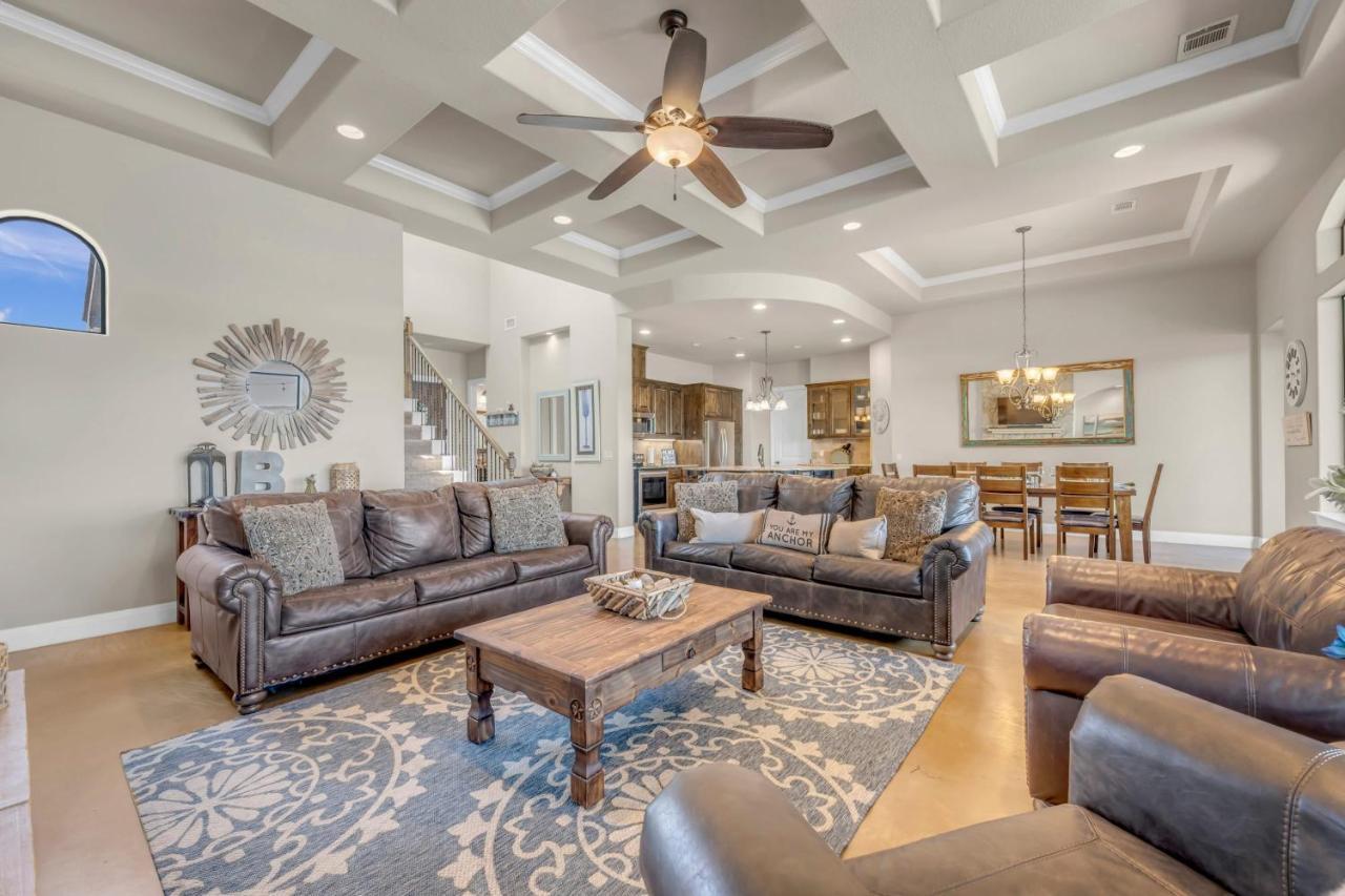119 Christopher Concierge Services Available Kingsland Ngoại thất bức ảnh